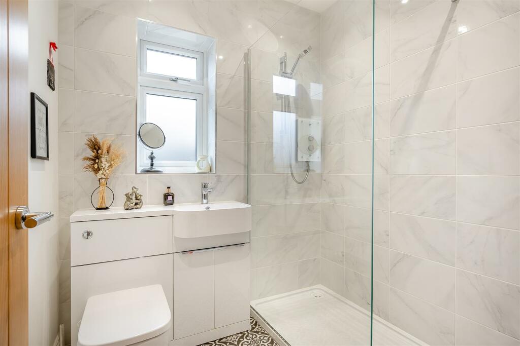 8593312-interior04.jpg