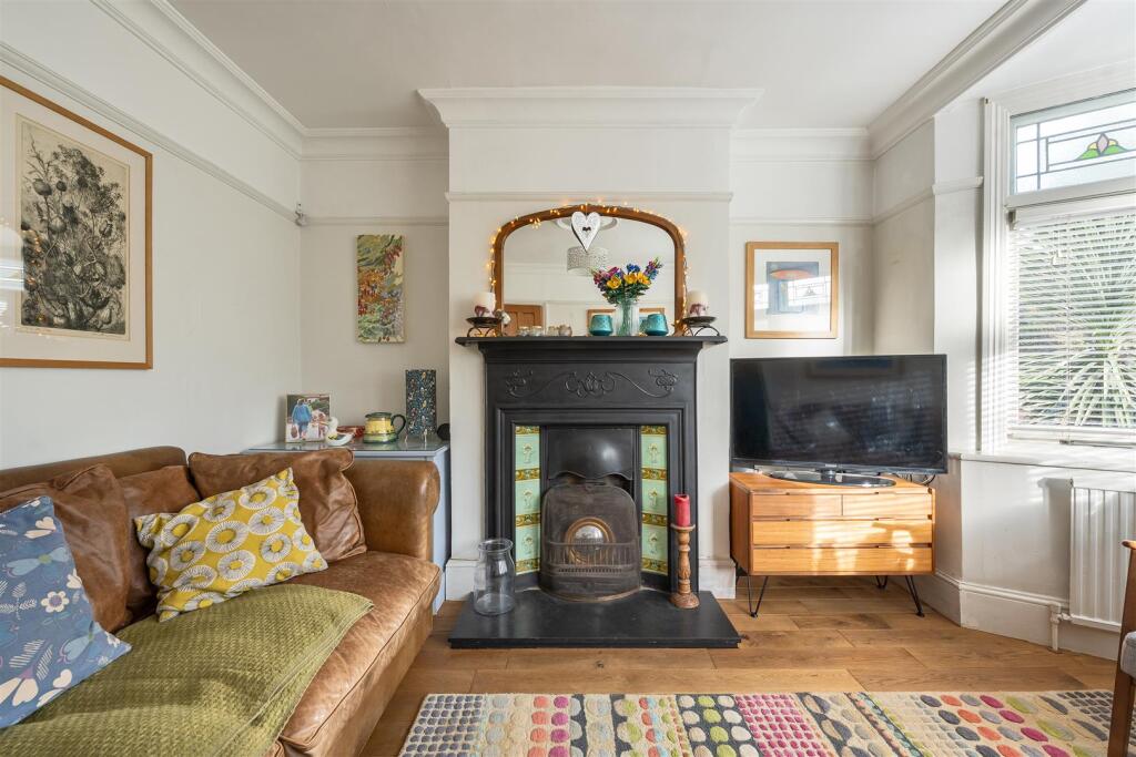 Beacontree Avenue, E17