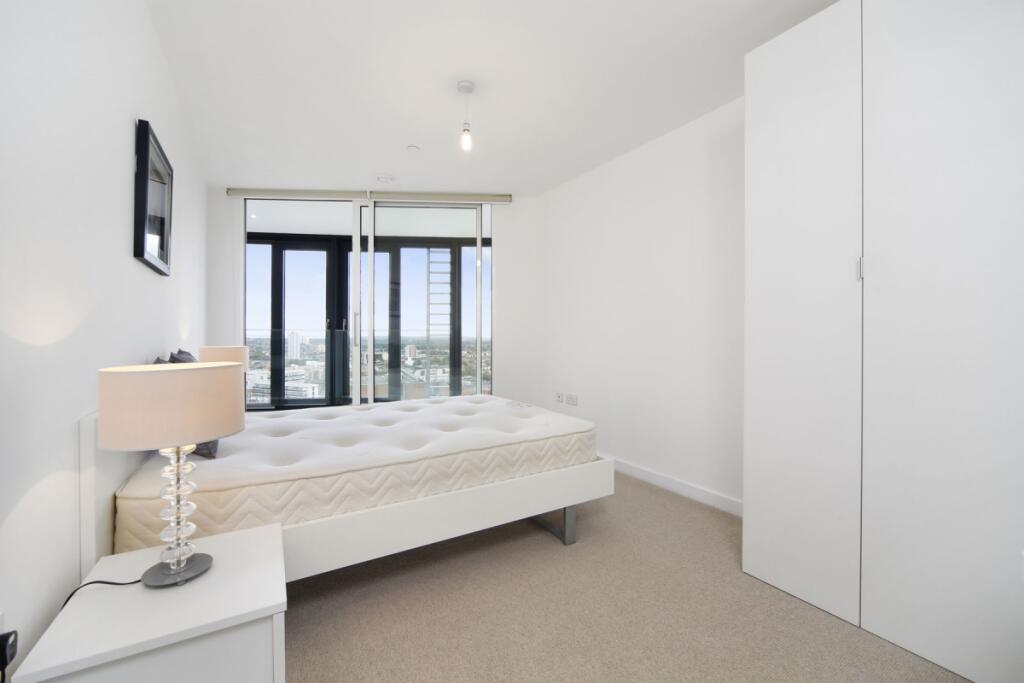 e__J_0105_edited_low