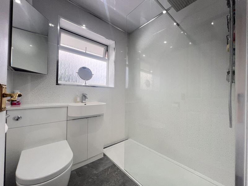 20 - Bathroom