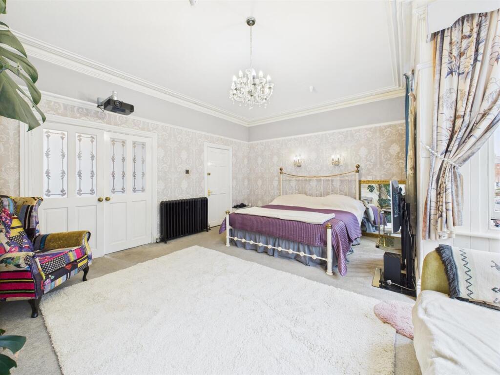 Bedroom: