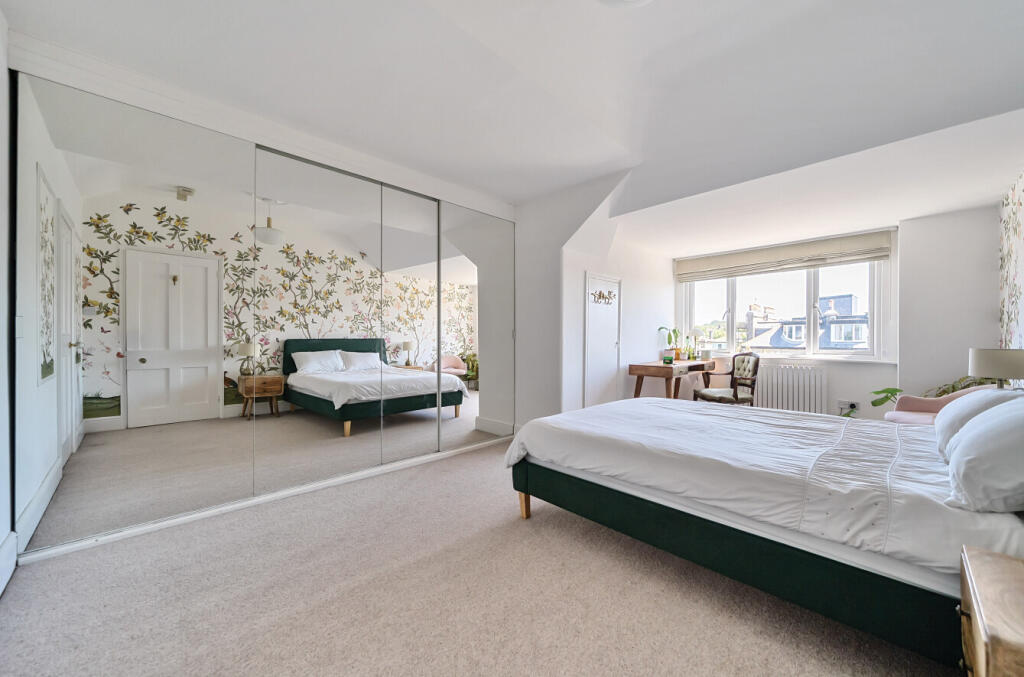 1320852-7-6870faf...