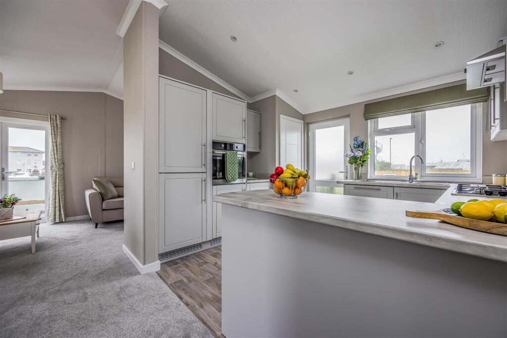 Plot 19 Littlehampton Marina-Small-PorticoMarketin