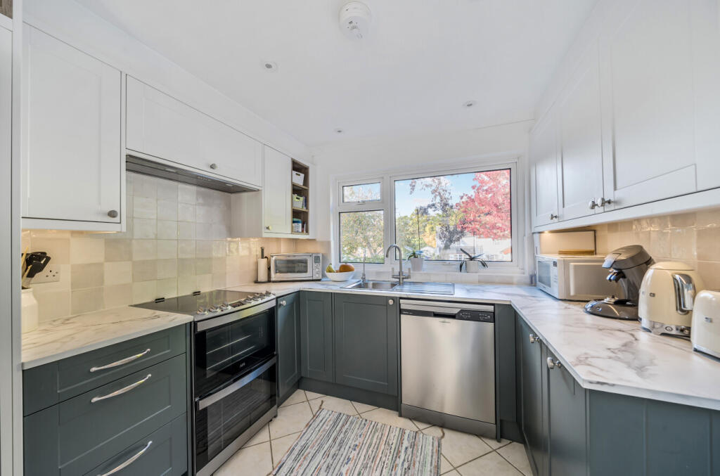 1364069-3-68e7d01...