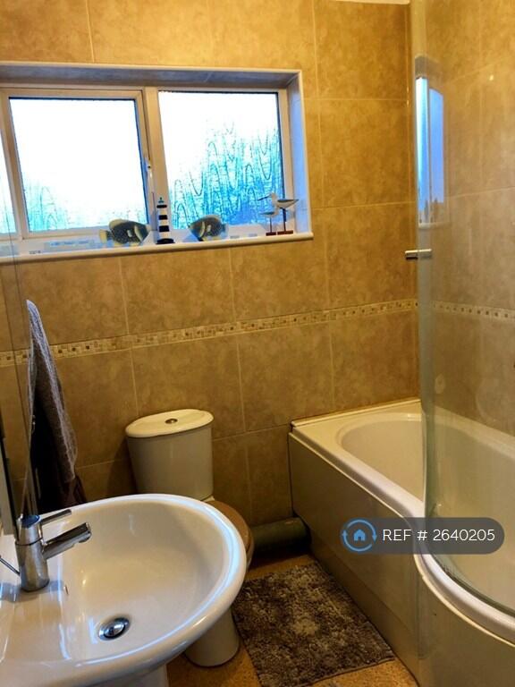 Bath And Power Shower 