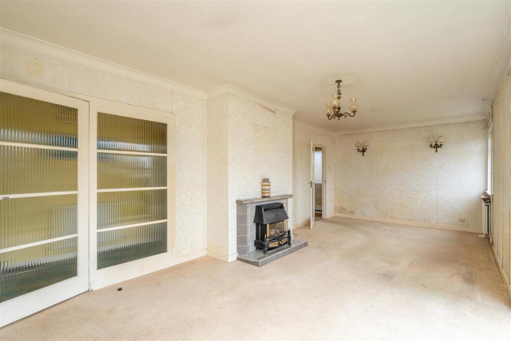 Lounge Diner (2).jpg