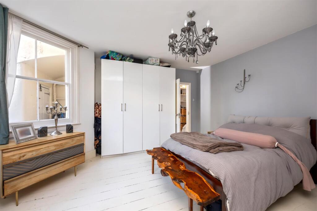 St Aubyns 59A-002.jpg