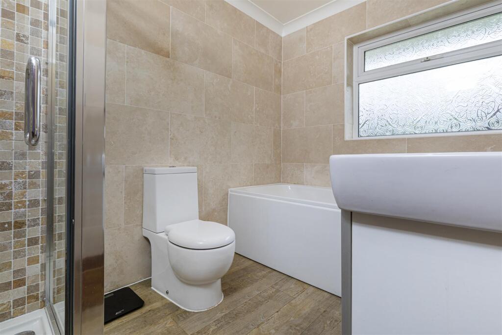 Bramleys Estate Agents - Gleneagles Way - Fixby (1