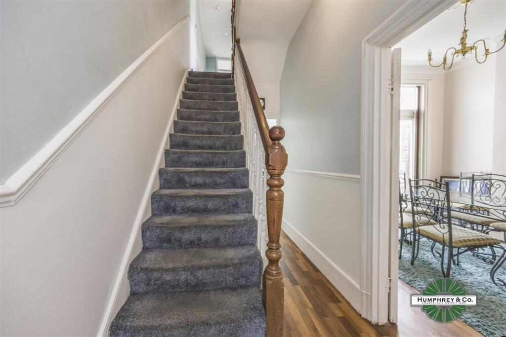 6 Gloucester Road -013.JPG