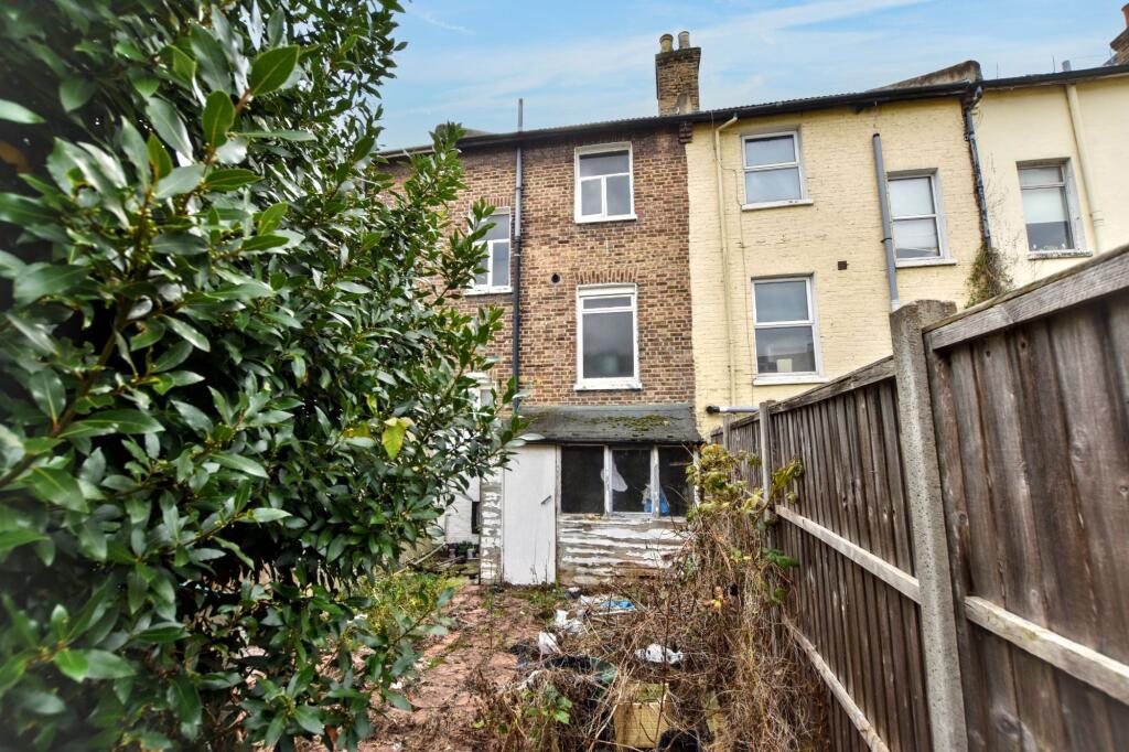 18 Ronver Road, London, SE12 0NJ