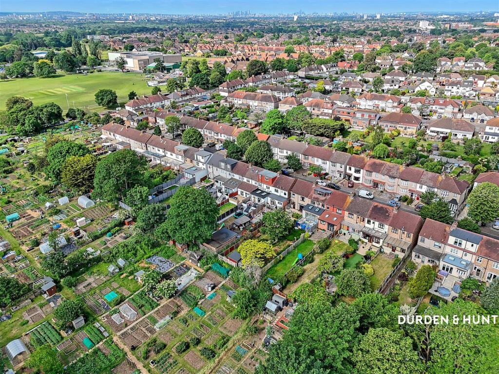 Lyndhurst Drive