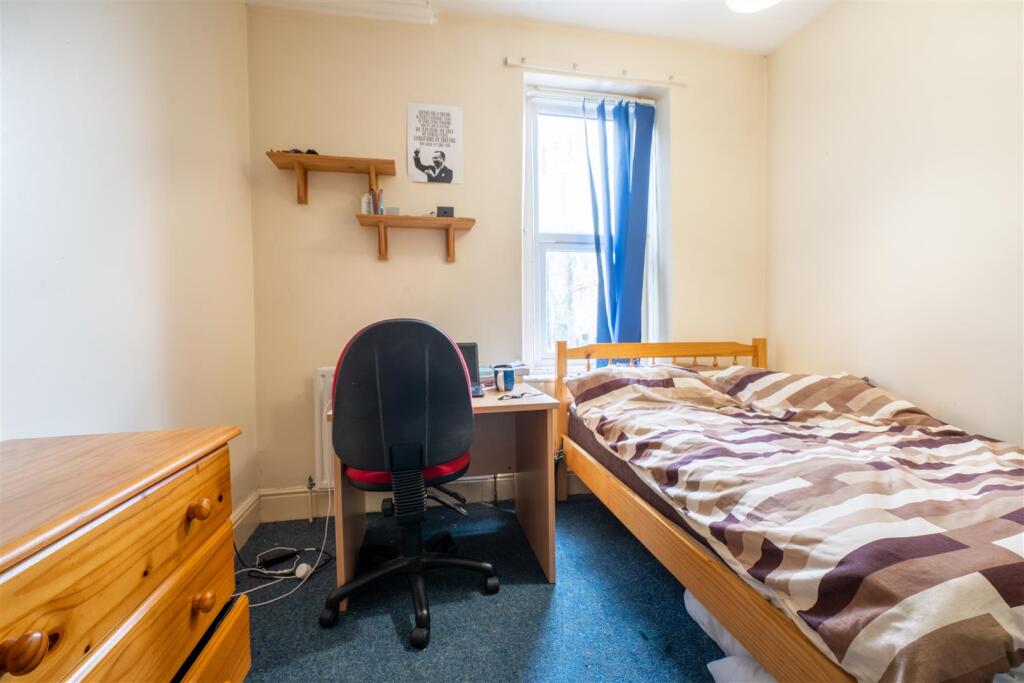 Bedroom 2.jpg