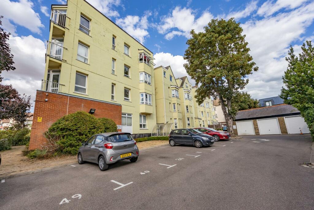 Burleigh Court