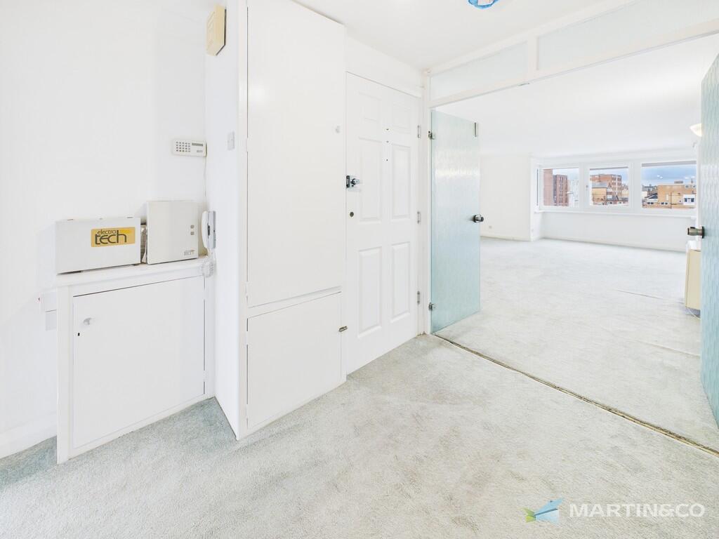 CAM02318G0-PR0557...