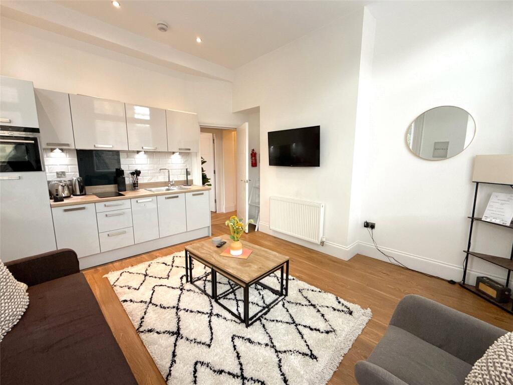 Living Room/Kitchen