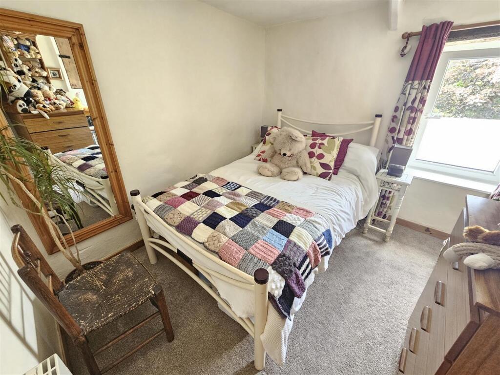 Bedroom 2.jpg