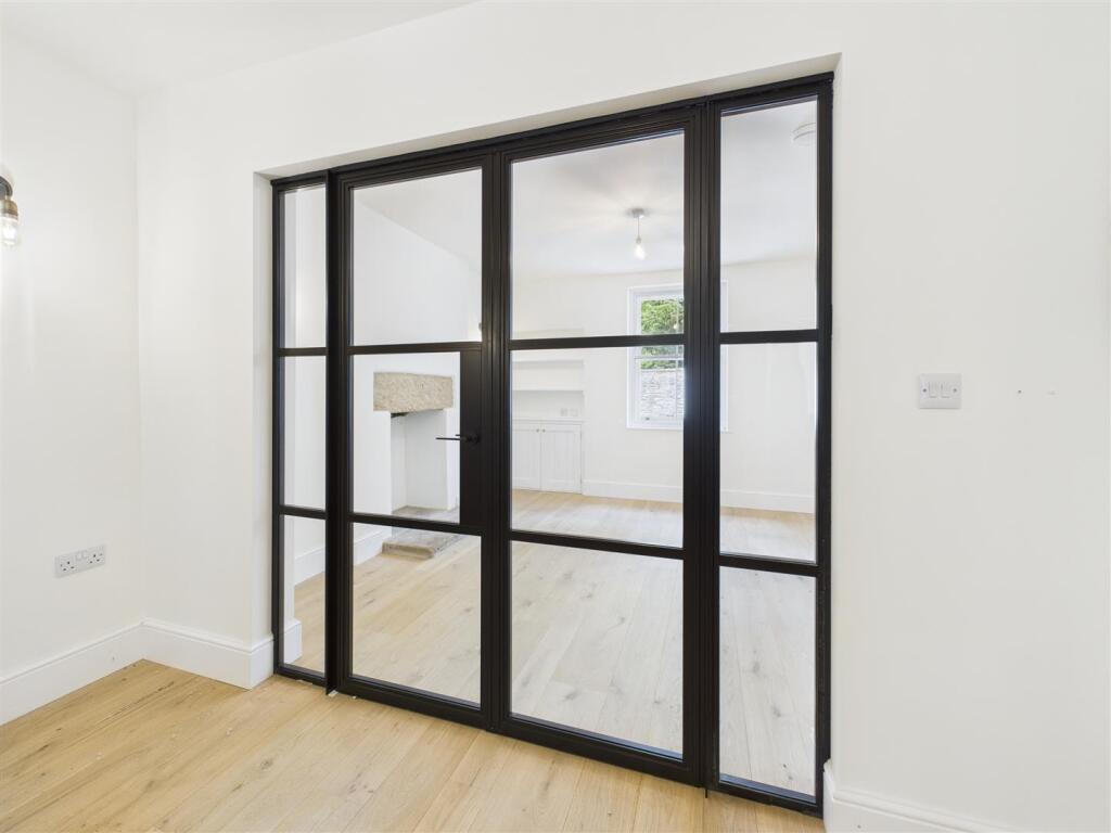 CAM04279G0-PR0150-STILL031.jpg