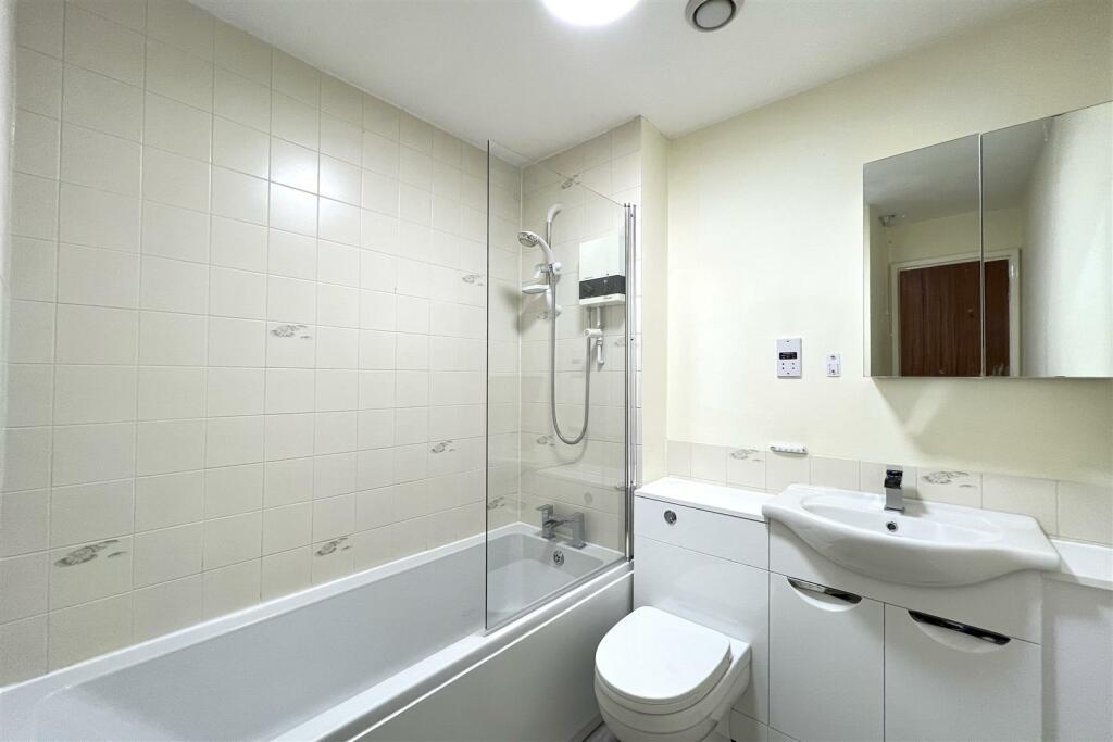 Bathroom.JPG