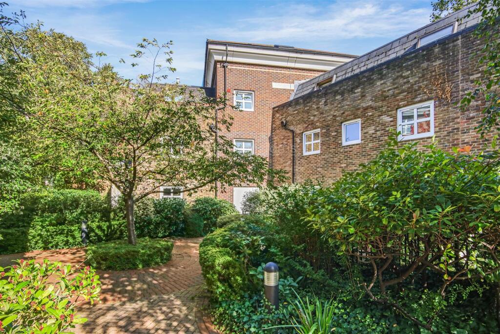 16-cd8077426 - AM - Victoria Court, 30 Melville Pl