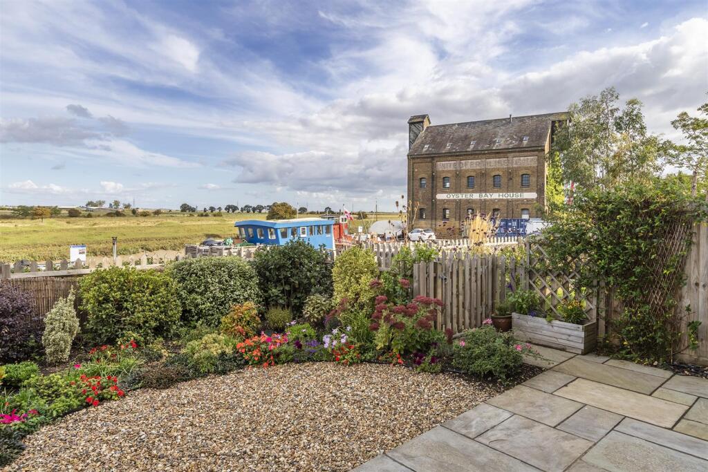 4 Chambers Warf-08 copy.jpg