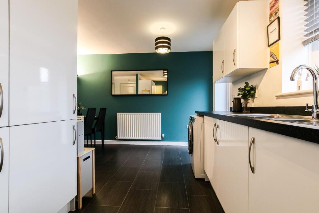 Kitchen / Dining Area