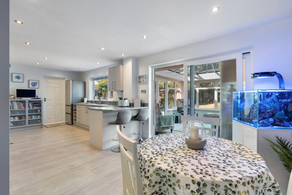 Kitchen/Breakfast Rm