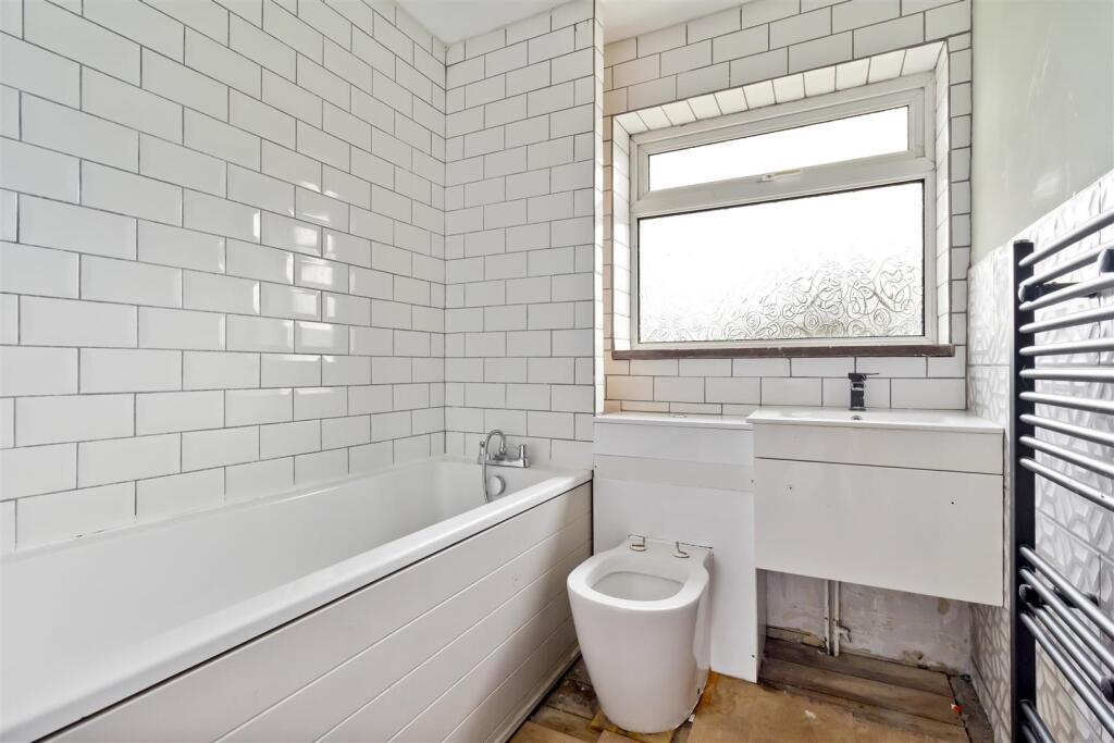 14 Willow Crescent-008.JPG