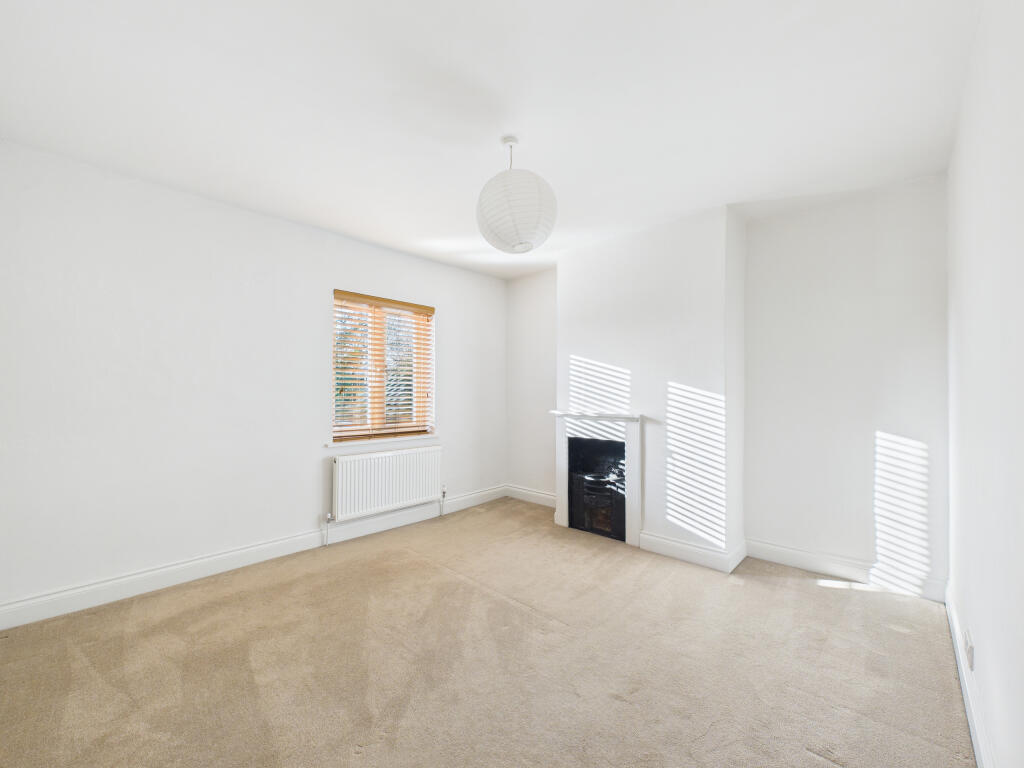 CAM02536G0-PR0030-STILL012