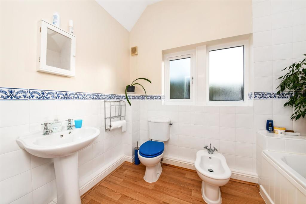 HOUSE BATHROOM