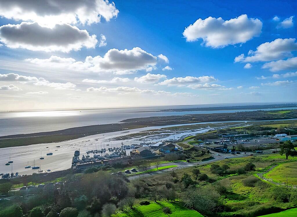 1766164147571_eas...