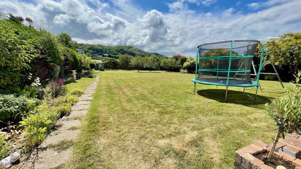 bryn y bia 26 rear garden.jpg