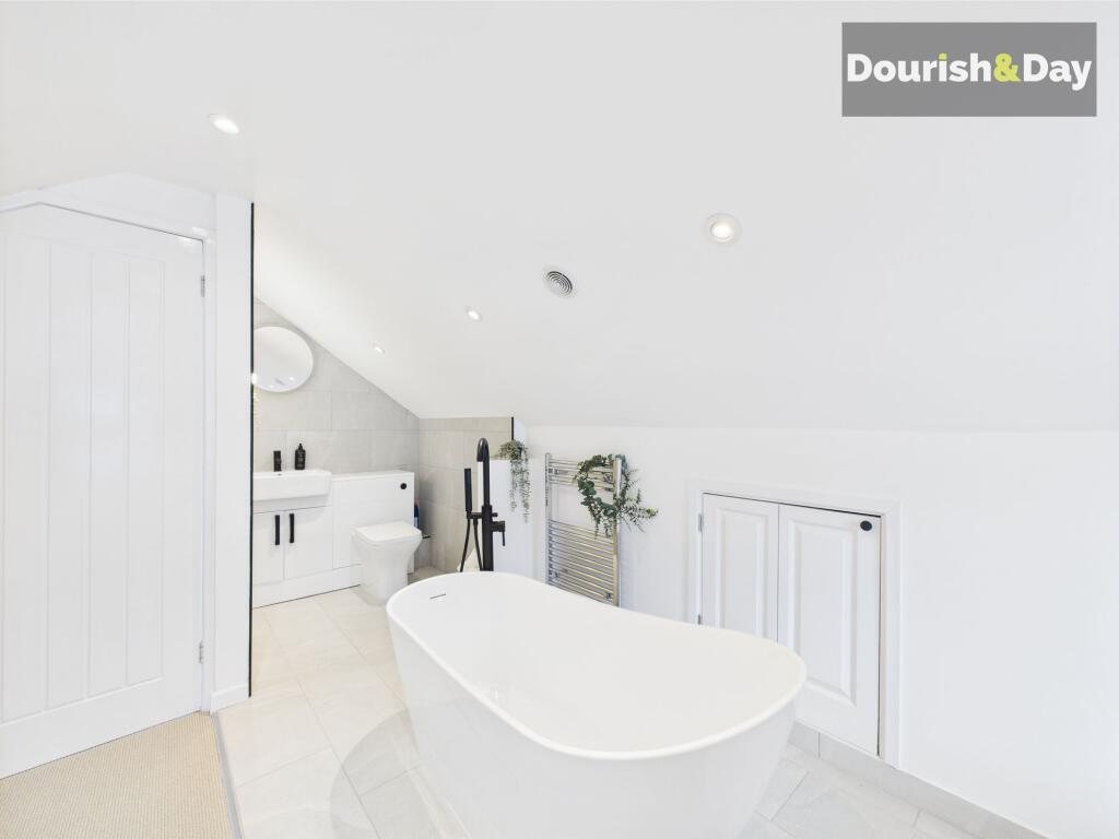 En-Suite Bathroom