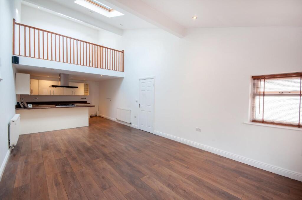 Lounge/Kitchen
