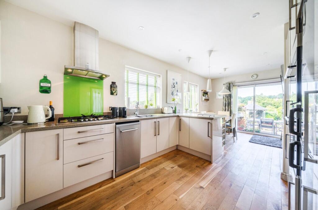 1298544-20-683044...