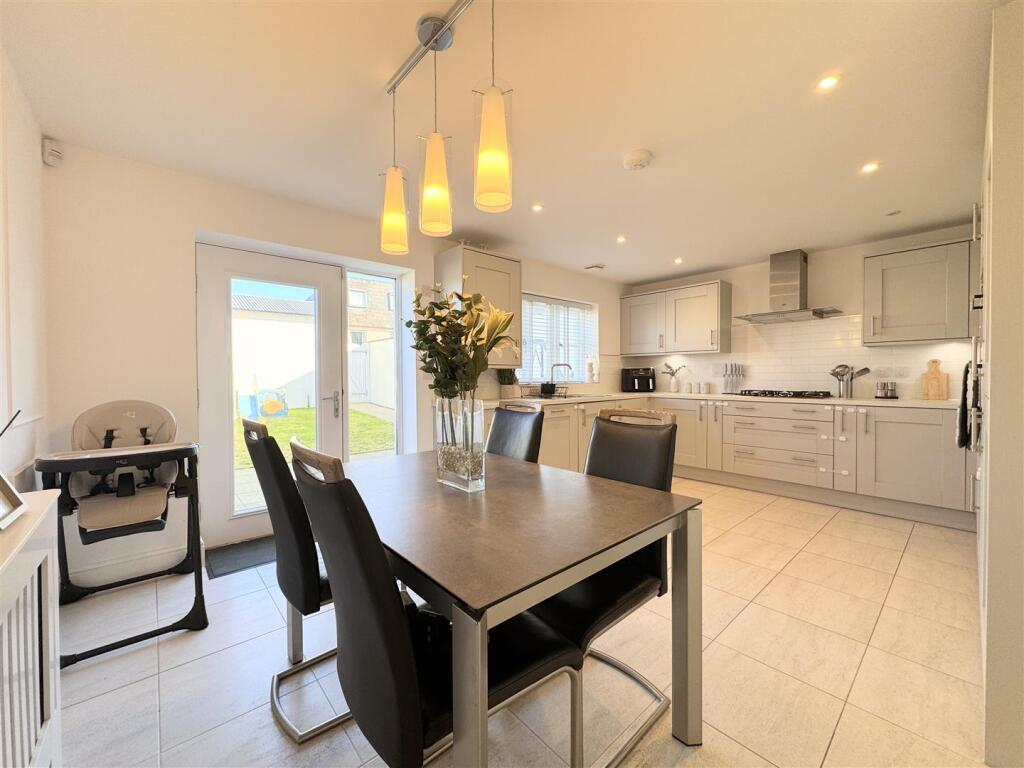 Kitchen Diner