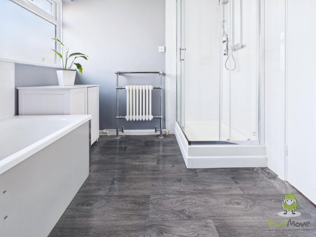 CAM01543G0-PR0168-STILL004