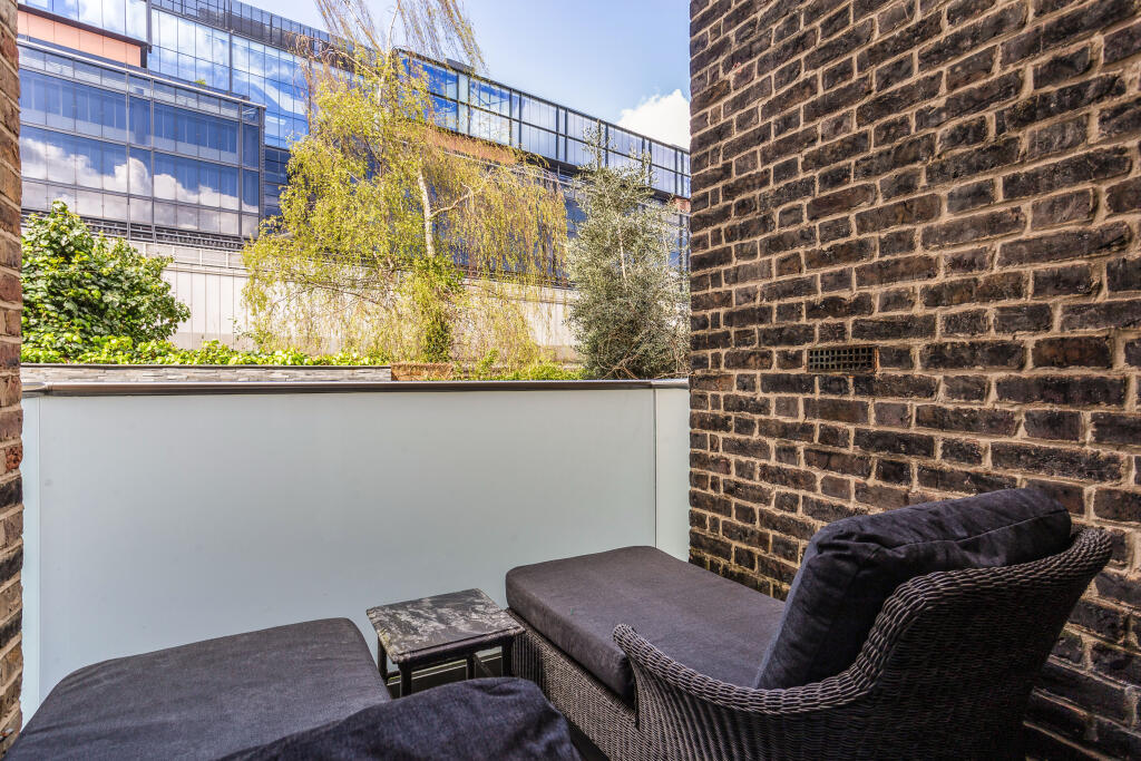 66761-Hugh-Street  (