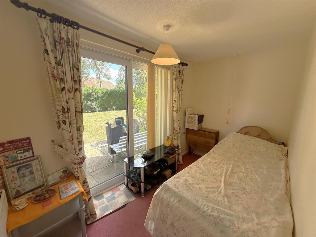 Bedroom 2.JPG