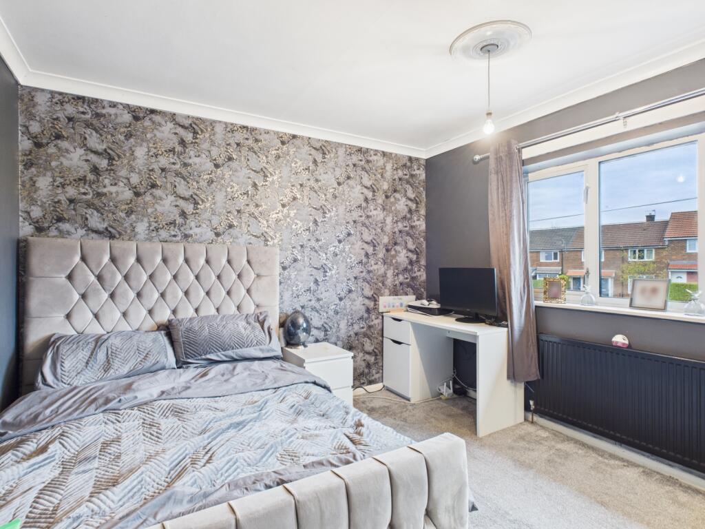 CAM03729G0-PR0158-STILL044