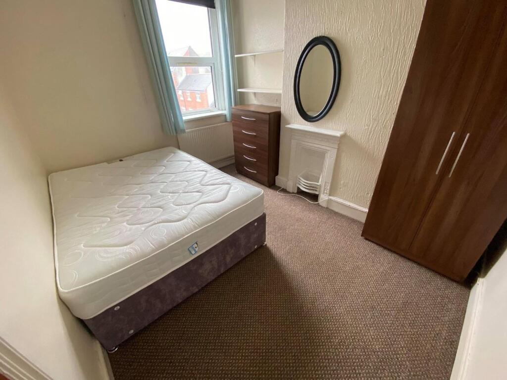 First Floor Middle Bedroom