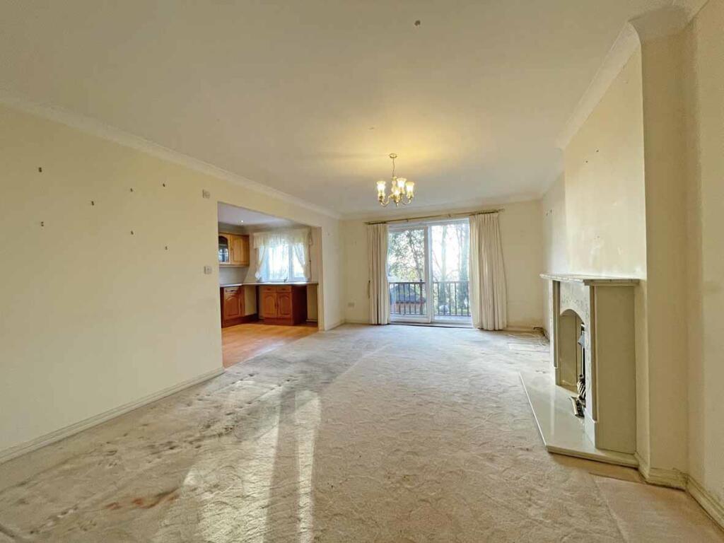 Medway Place 37 Lounge Front...jpg