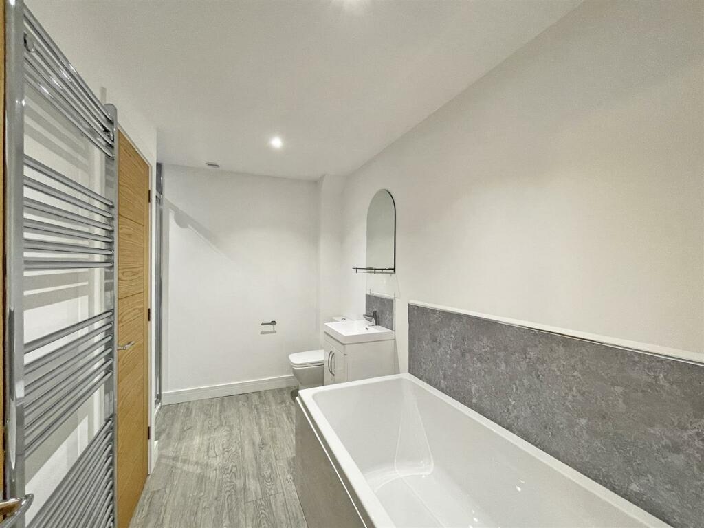 Sound View 6 - Bath.jpg