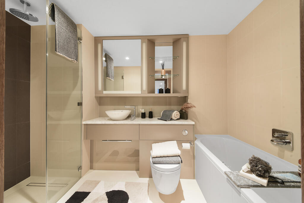 C605 show apartment (14).jpg
