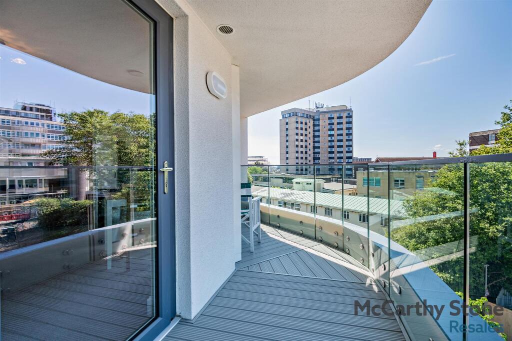 8648496-exterior02-800.jpg
