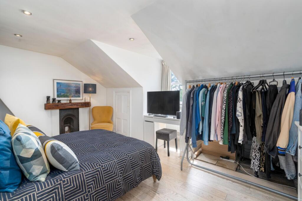 Bedroom 12 For Sale 2 Bedroom Flat Annerley Hill SE19 922 Sq ft www.steele.london