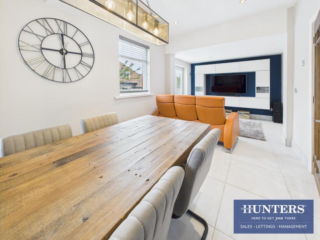 Kitchen / Living Room