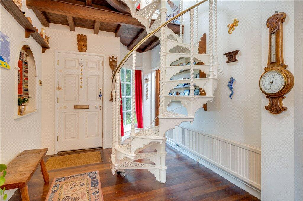 Feature Staircase