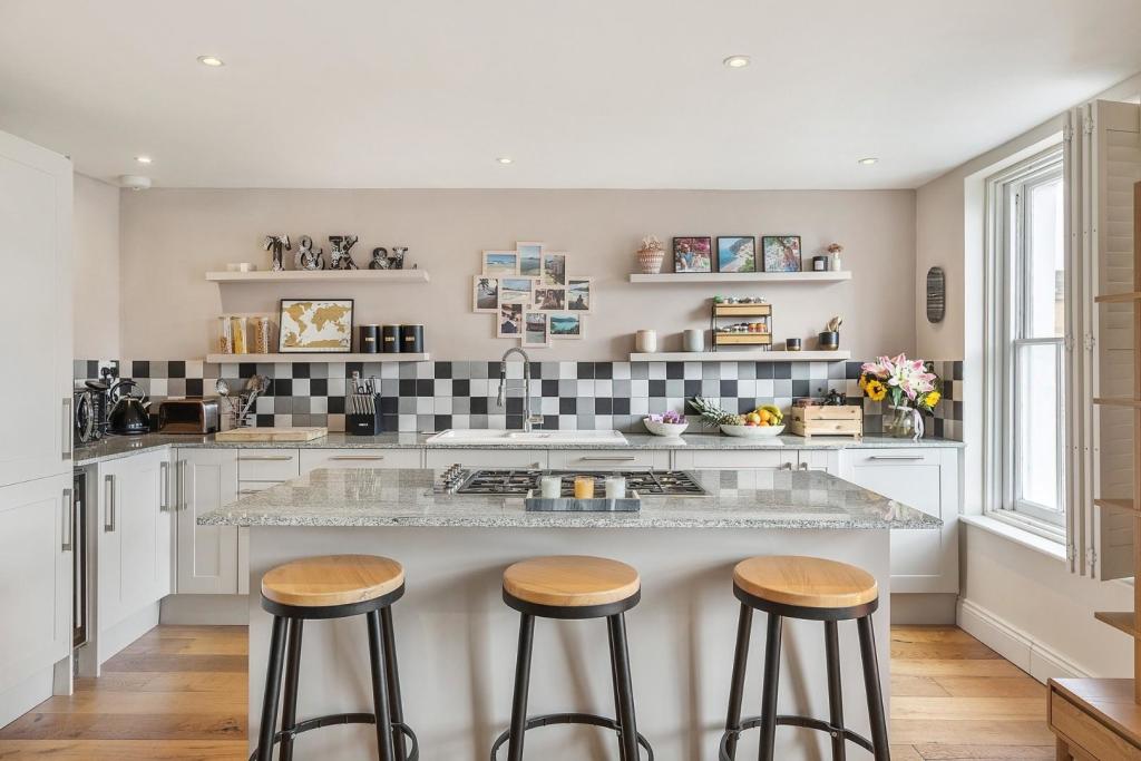 Kitchen (4).jpg