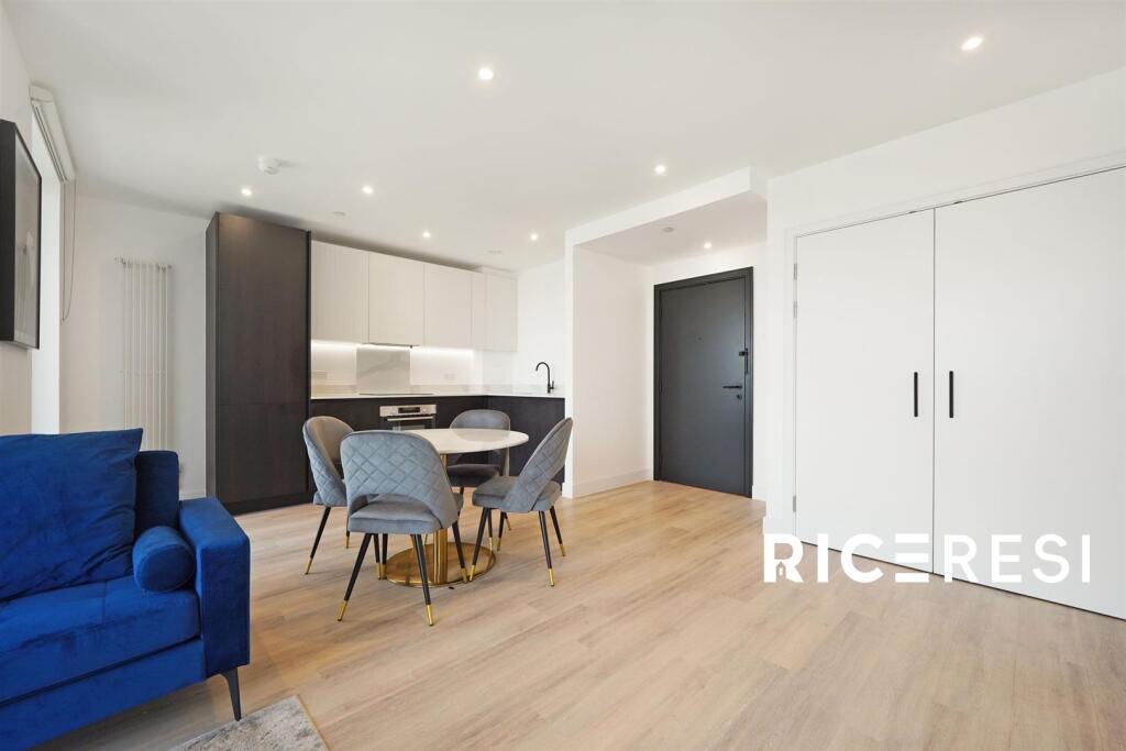 Kitchen/Reception
