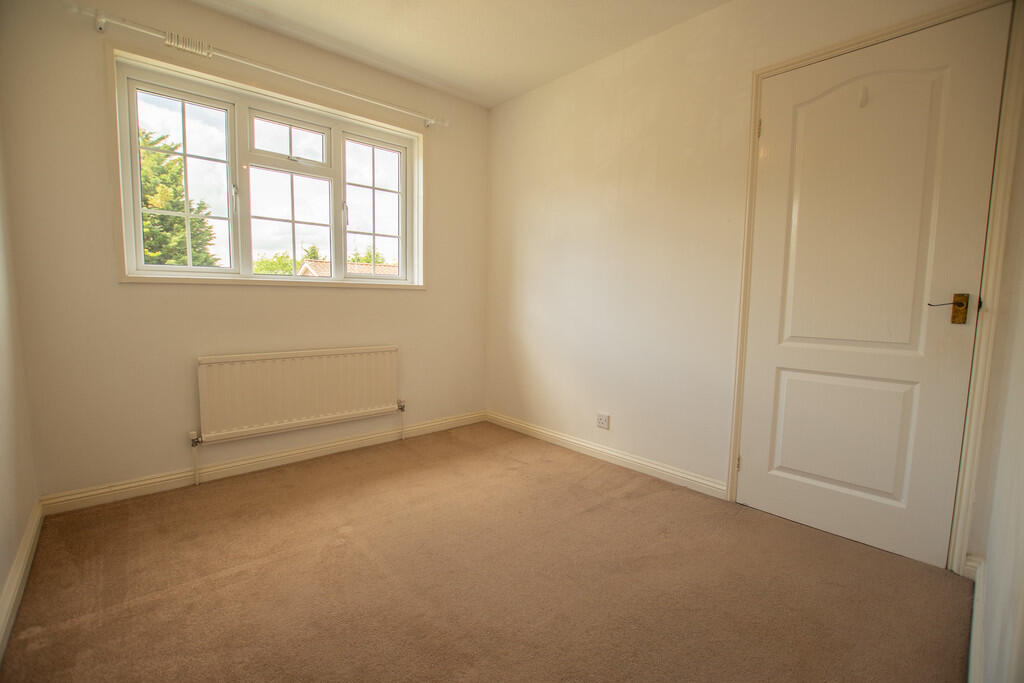 Master Bedroom (2...